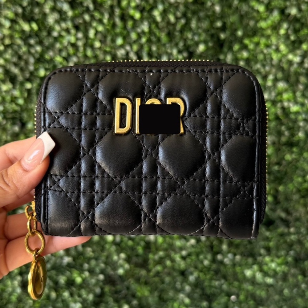 Black Quilted Wallet - Picture 2 of 3
